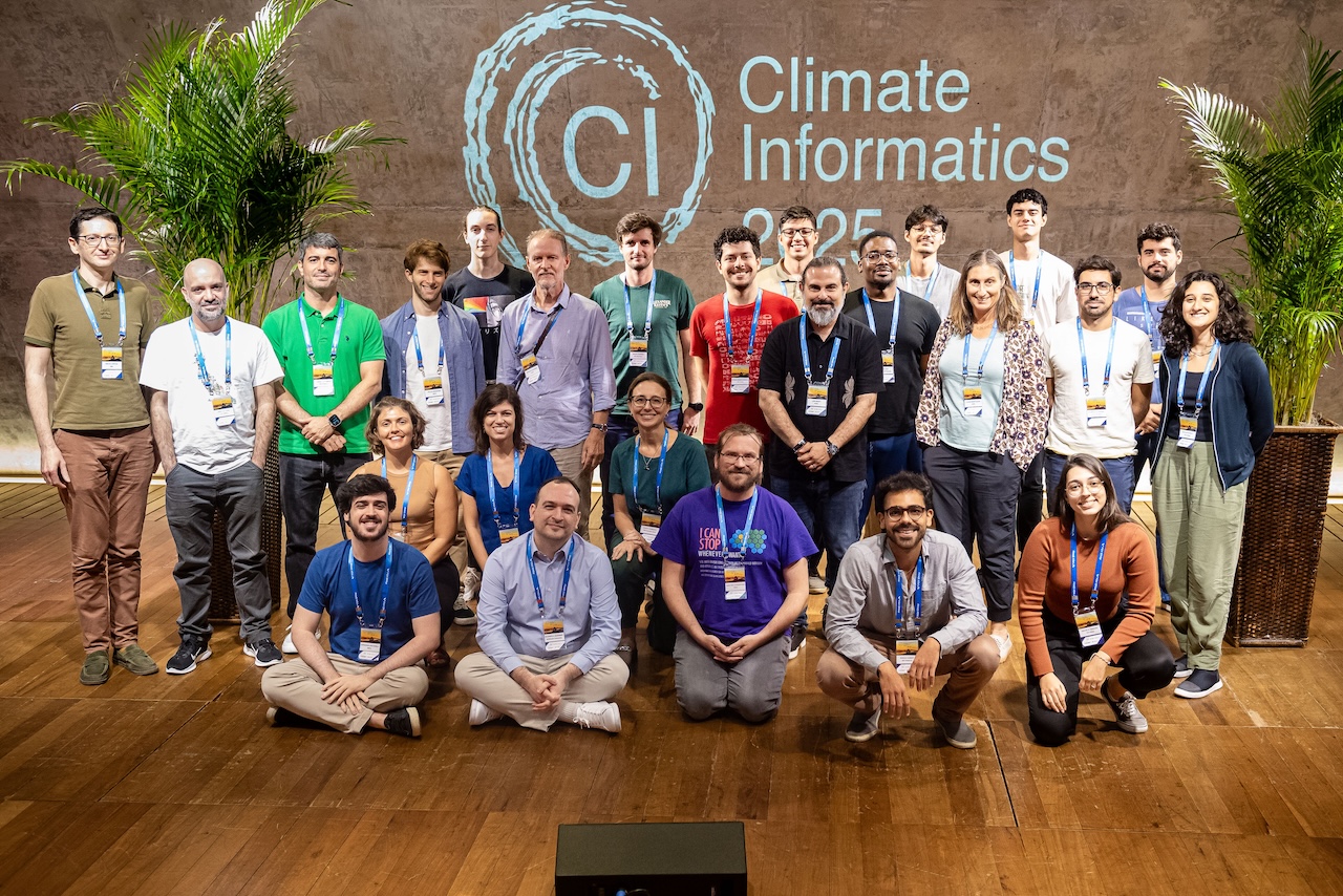 Group photo at the end of CI2025